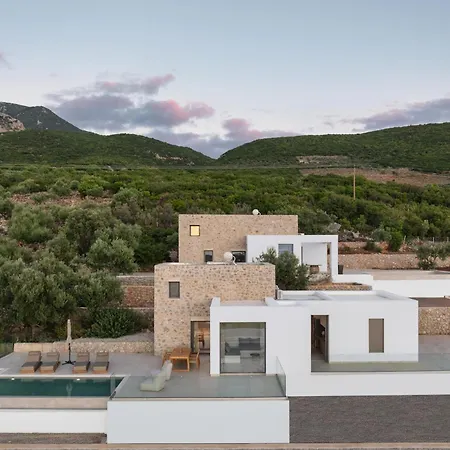 וילה Milos ורגה קלמטה