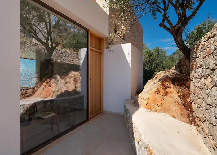 Villa Milos By Vintage Travel